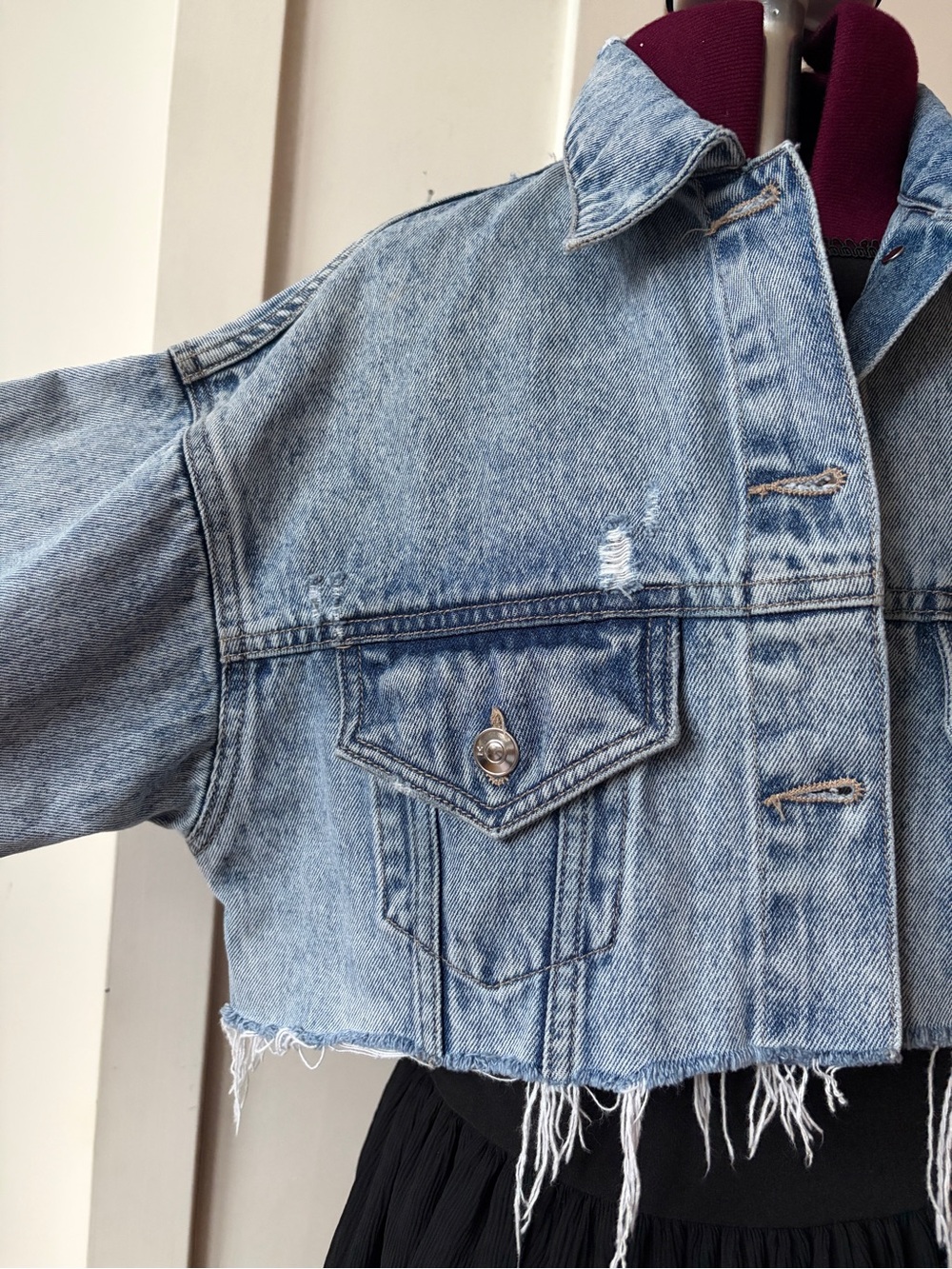 Madison Distressed Cropped Jean Jacket Light Wash with silver hardware